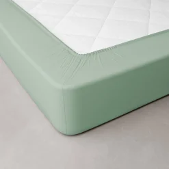 Effen hoeslaken in katoenbatist, hoeken van 40 cm