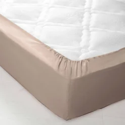 Effen hoeslaken in polyester-katoen, hoekdiepte 32 cm