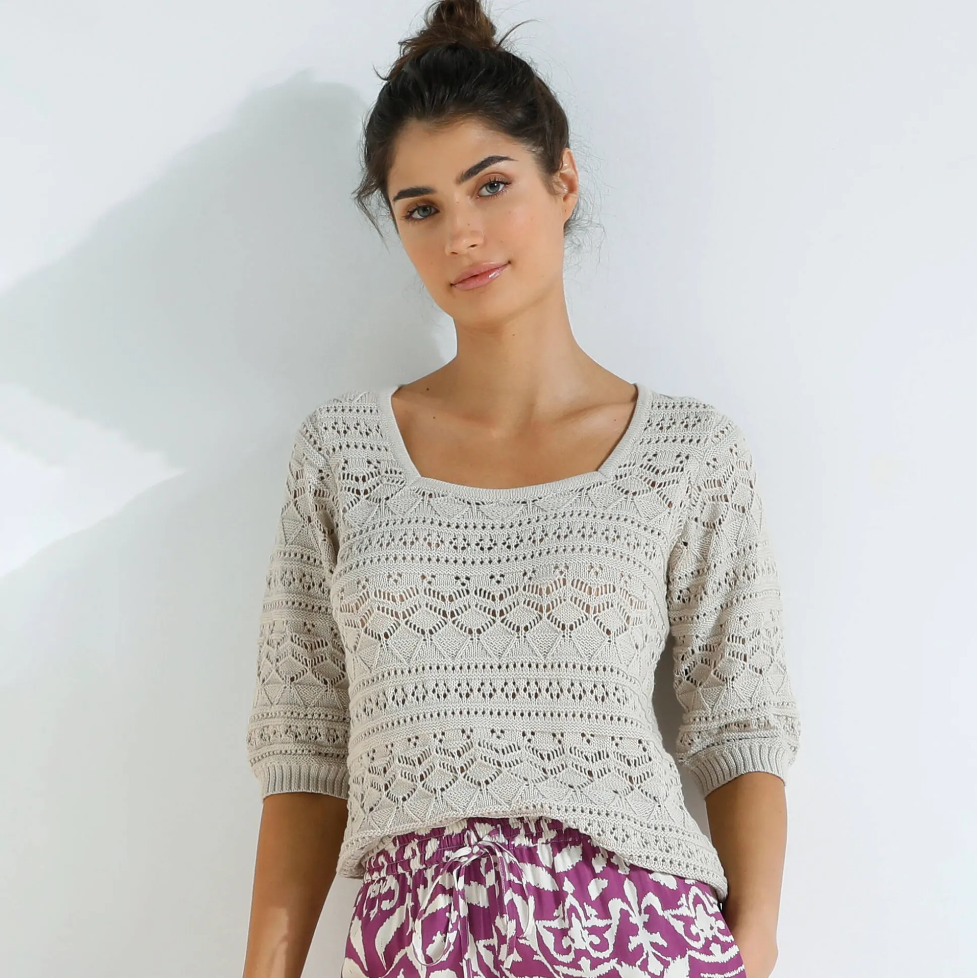 Effen trui met vierkante hals, ajourtricot