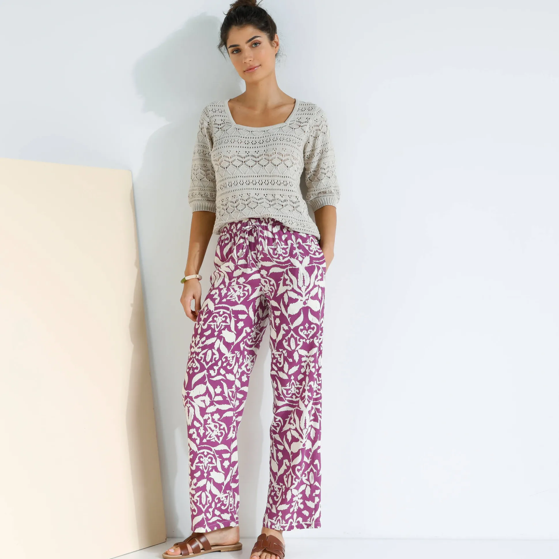 Effen trui met vierkante hals, ajourtricot