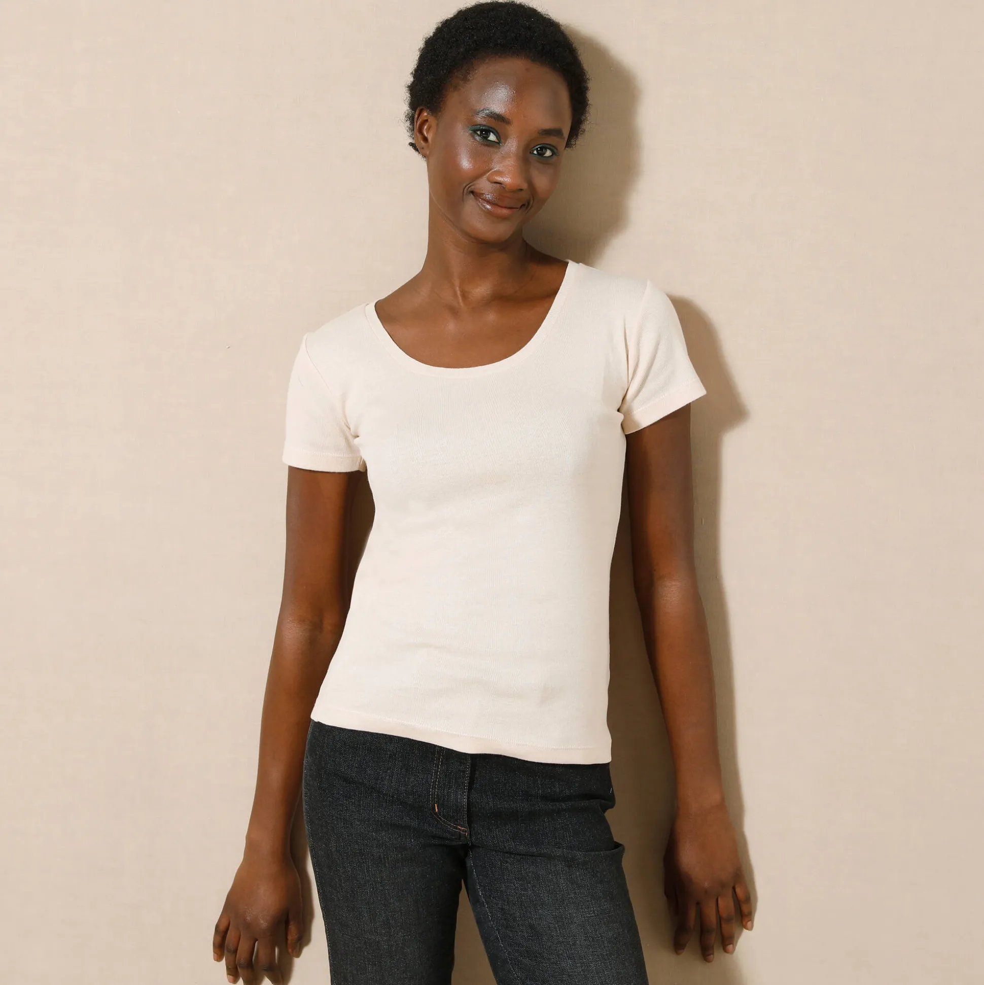 Effen T-shirt met korte mouwen en ronde hals in biokatoen(**)