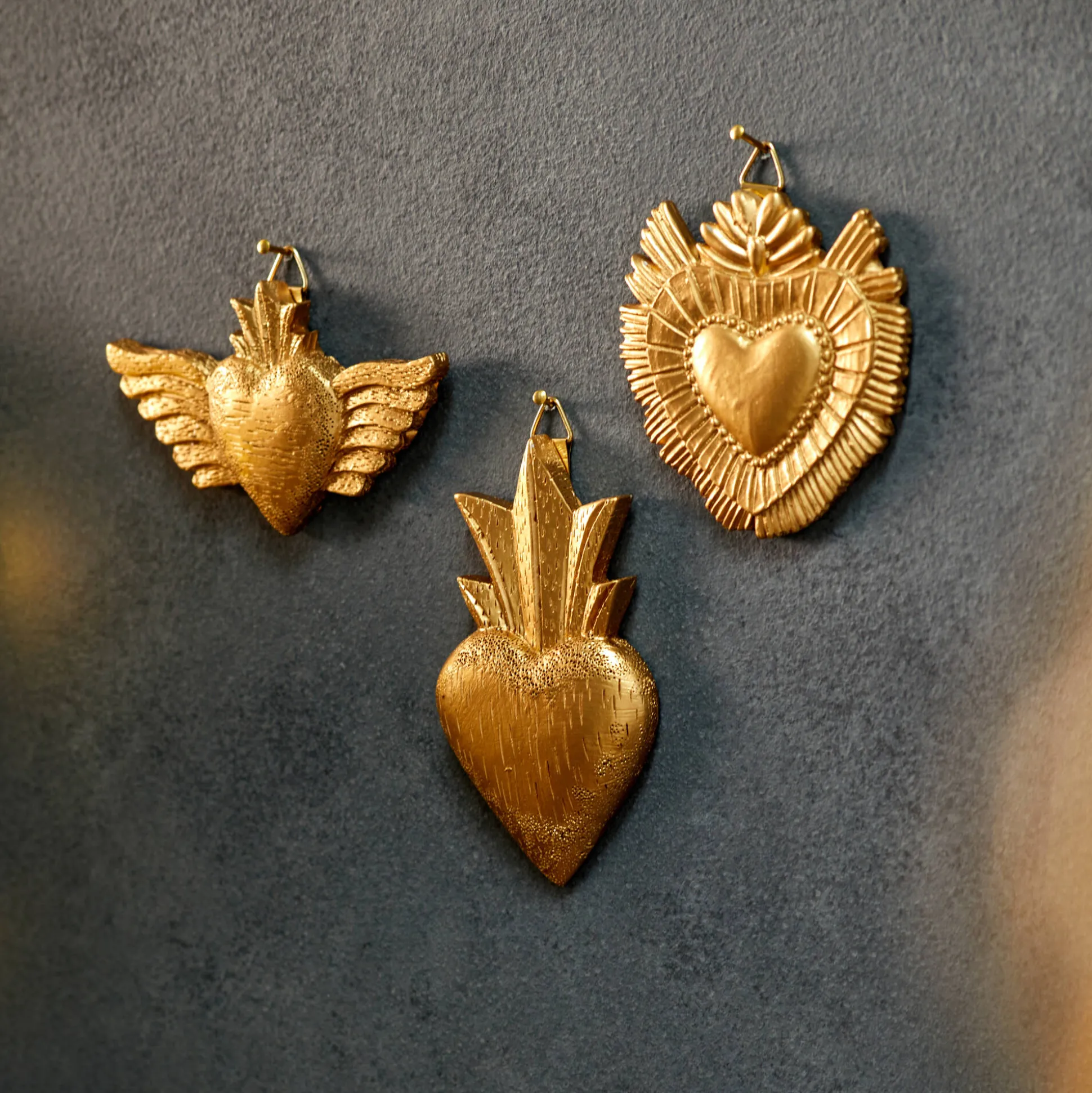 Ex-voto decoratie, goudkleurig polyhars - set van 3