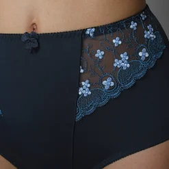 Gaineslip in microvezel en geborduurde tule Caminata