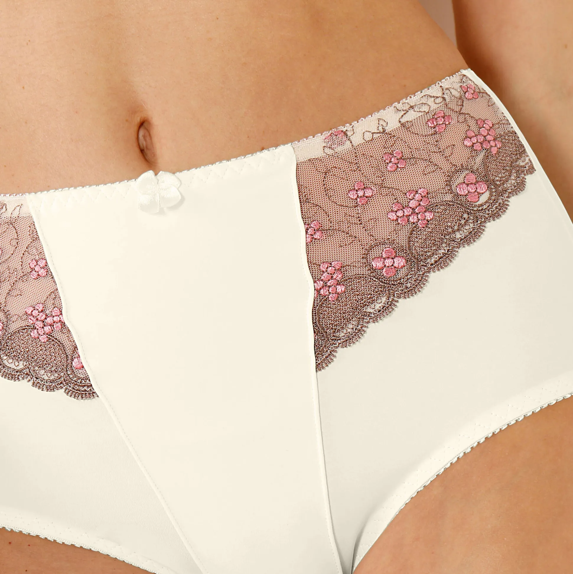 Gaineslip in microvezel en geborduurde tule Caminata