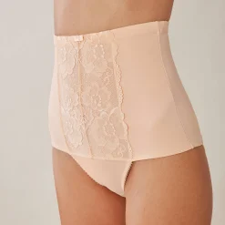 Gaineslip met taillegordel en afslankende kant