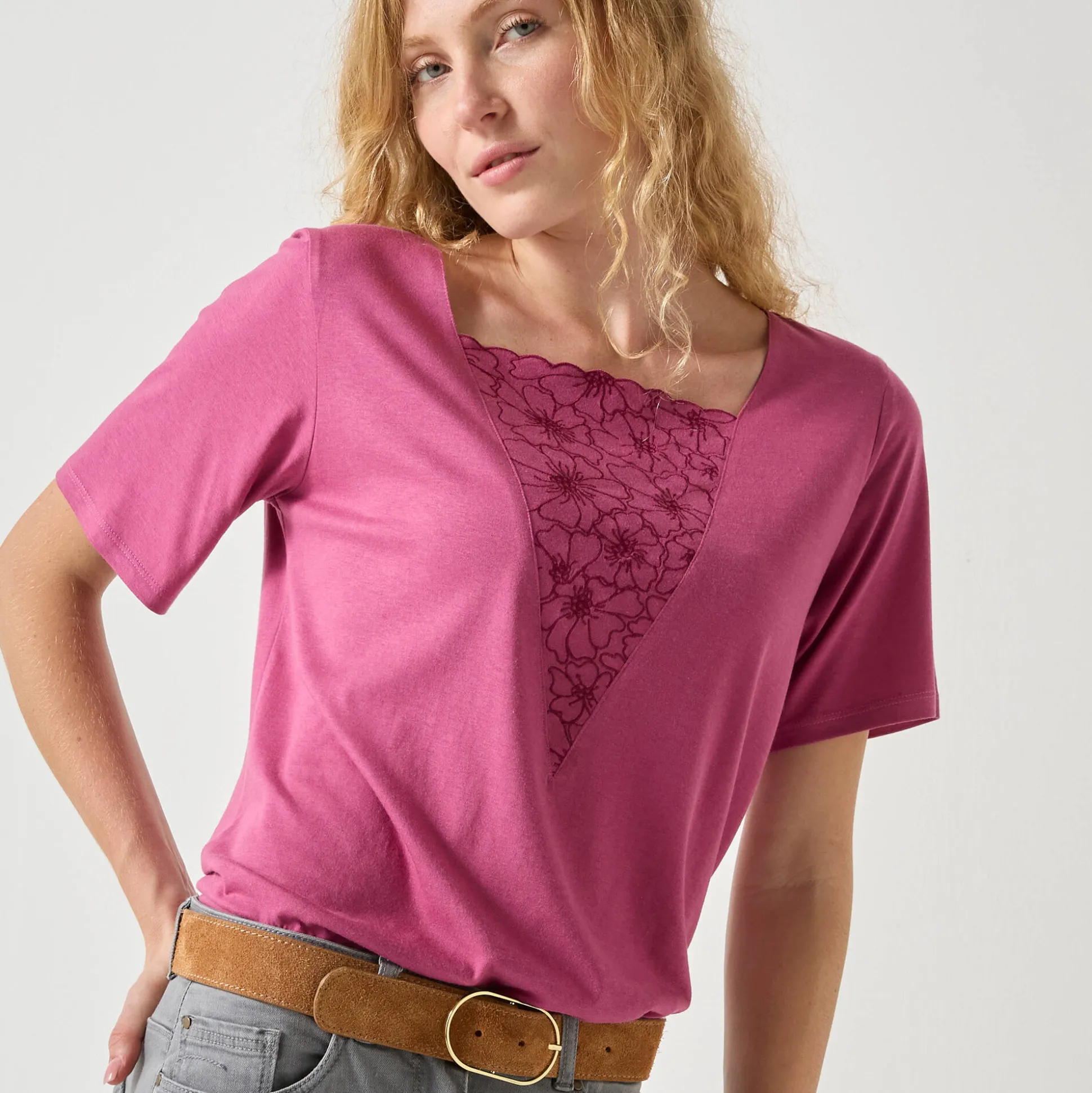 Geborduurd boxy T-shirt, korte wijde mouwen