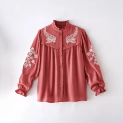 Geborduurde bloes met ruchekraag, crepon