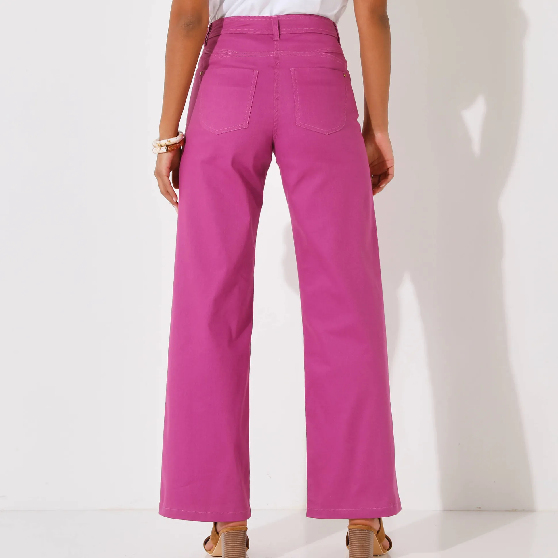 Gekleurde broek met ruim model en 5 zakken
