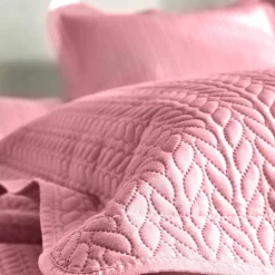 Gematelasseerde bedsprei