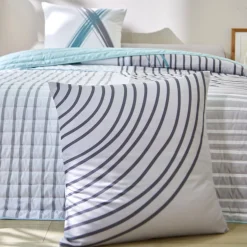 Gematelasseerde bedsprei met grafische print