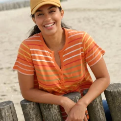 Gestreept T-shirt met Tunesische hals en korte mouwen