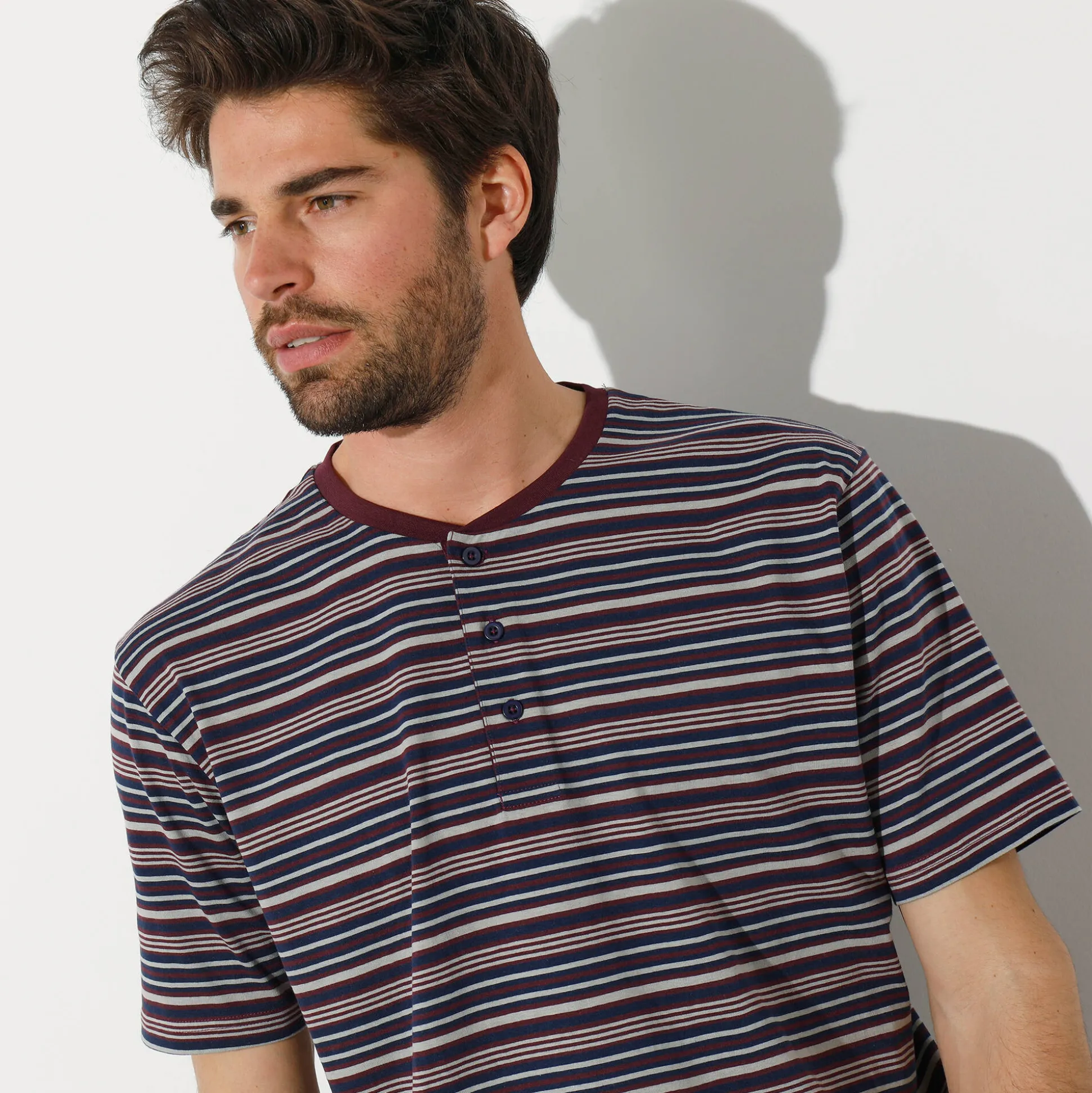 Gestreepte shortama met Tunesische hals
