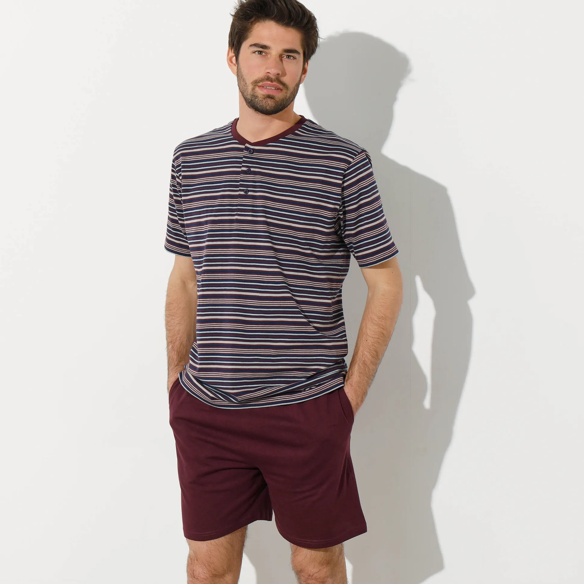 Gestreepte shortama met Tunesische hals