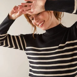 Gestreepte trui met opstaande hals, ribtricot