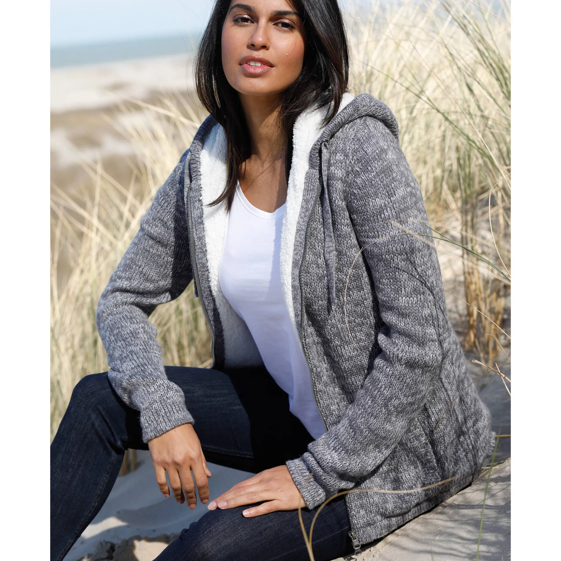 Gevoerd vest in spikkeltricot met rits