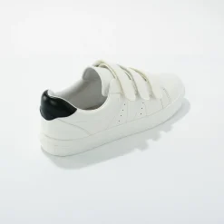 Goudkleurige sneakers met scratchsluiting