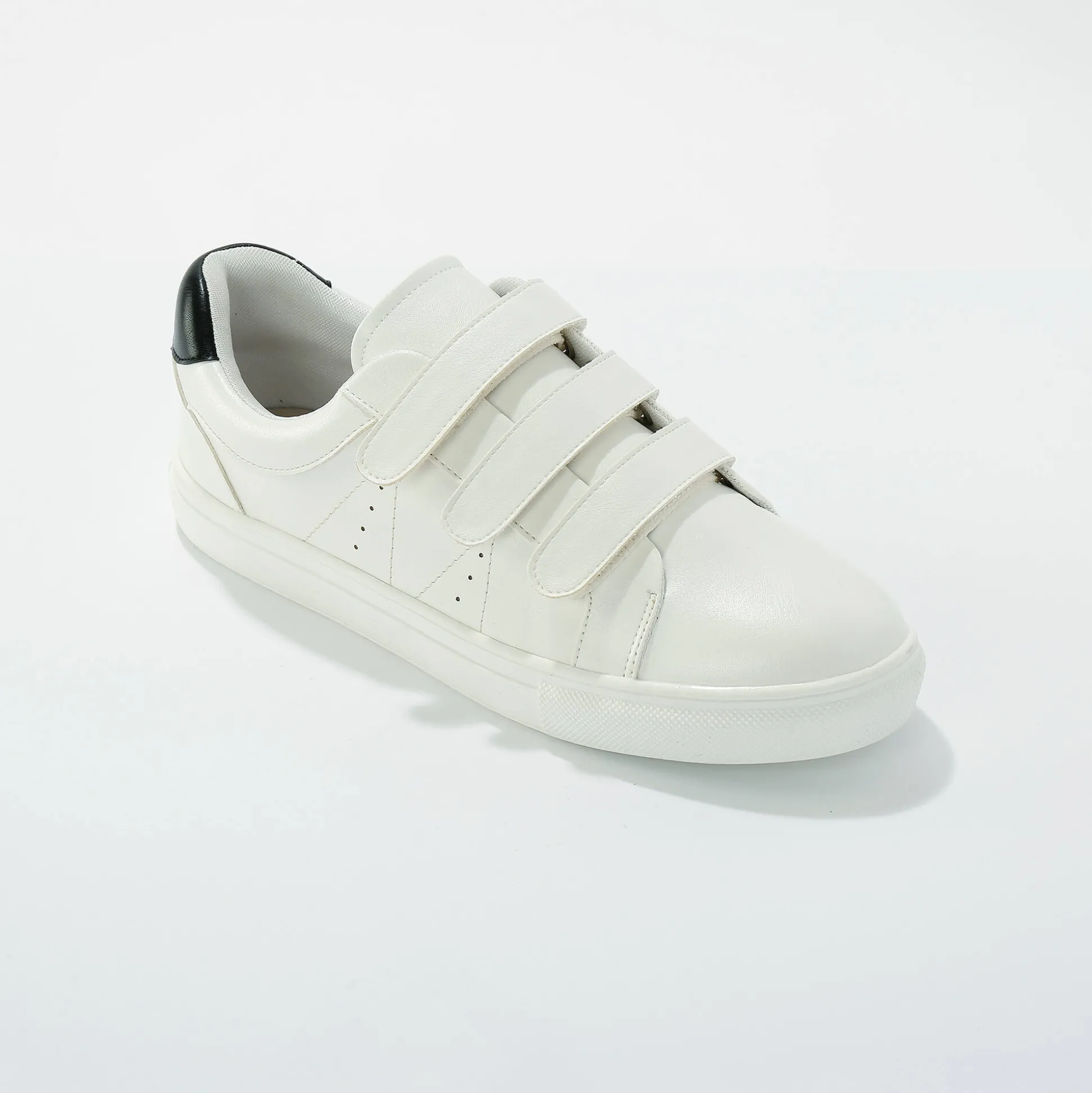 Goudkleurige sneakers met scratchsluiting