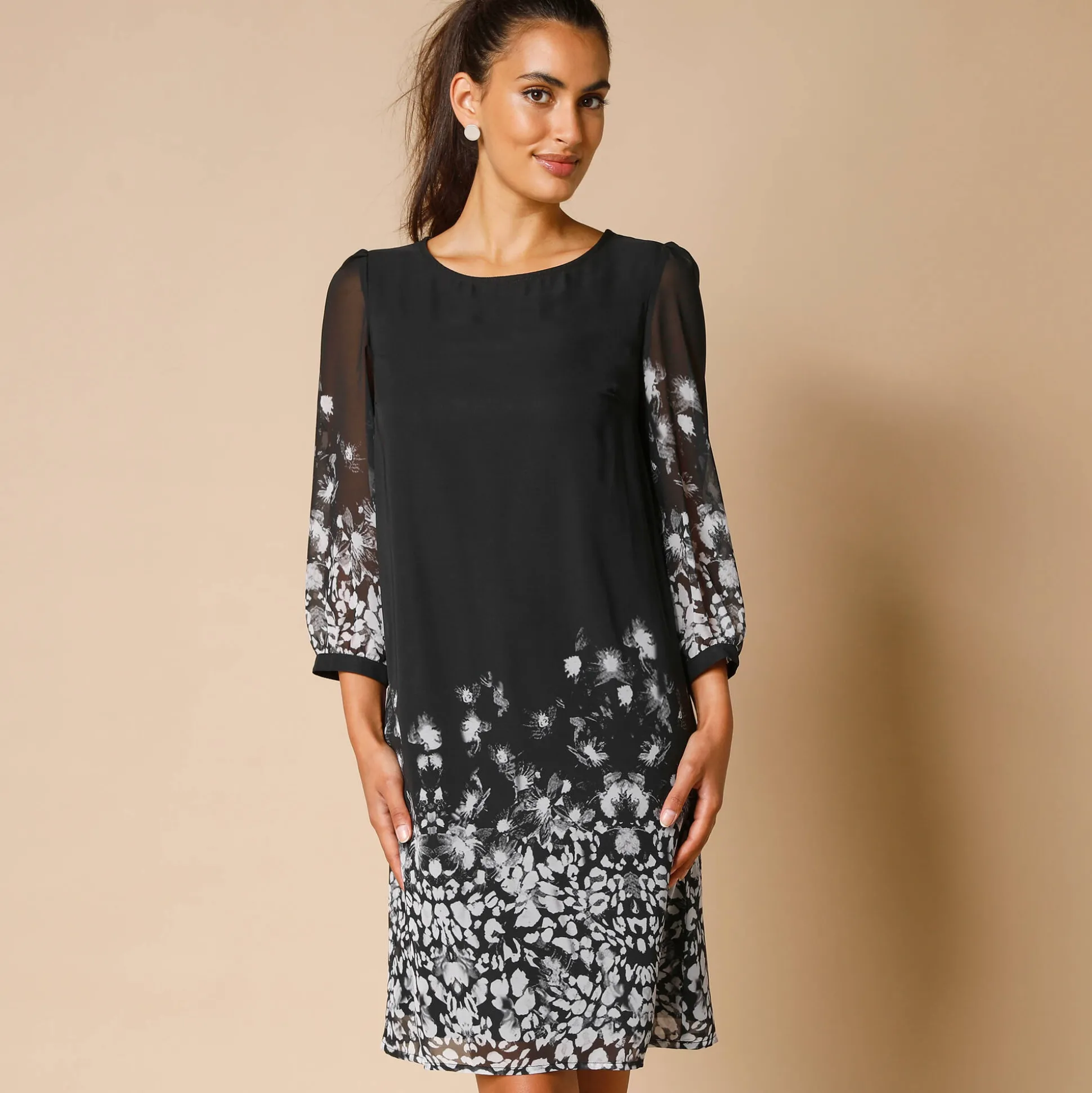 Hoesjurk, voile met bloemenprint
