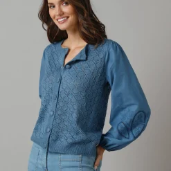 2-in-1 vest in 2 materialen, ajourtricot en geborduurde mouwen van katoen