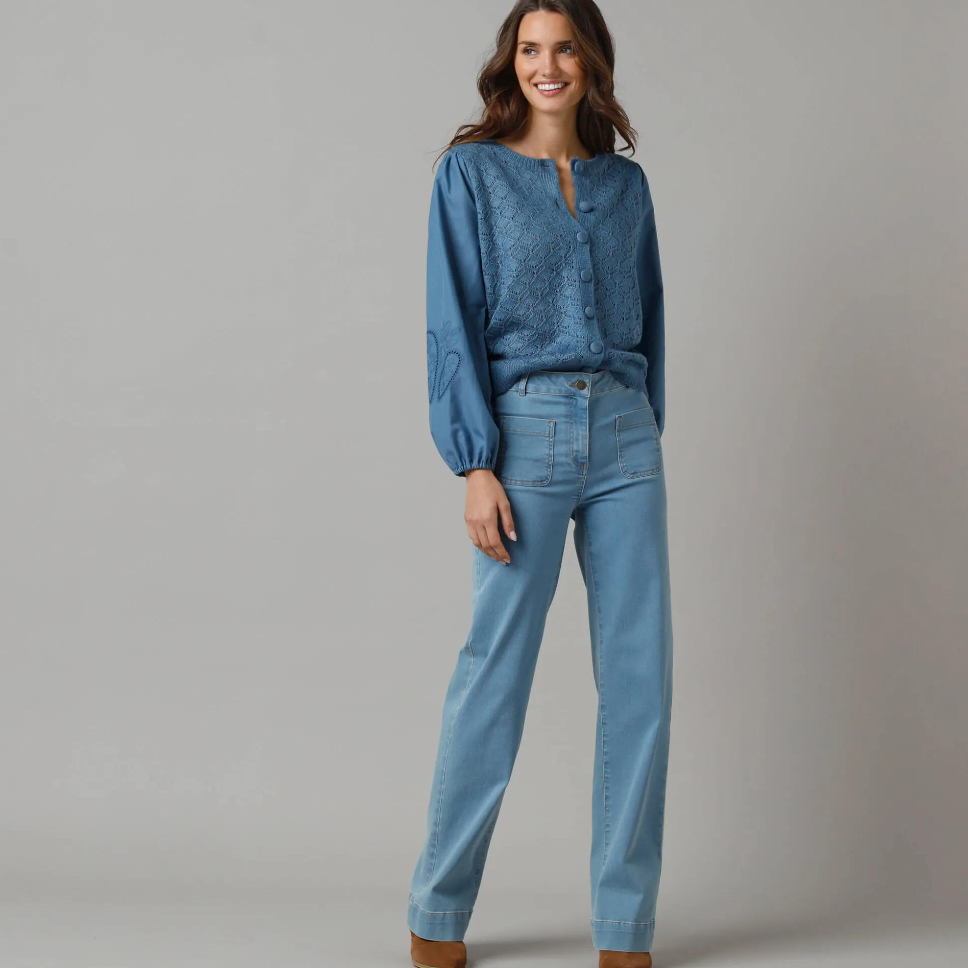 2-in-1 vest in 2 materialen, ajourtricot en geborduurde mouwen van katoen