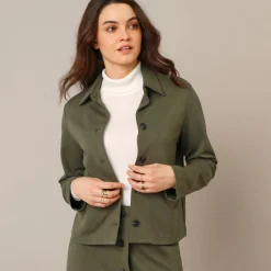 Jasje met knopen, milanotricot