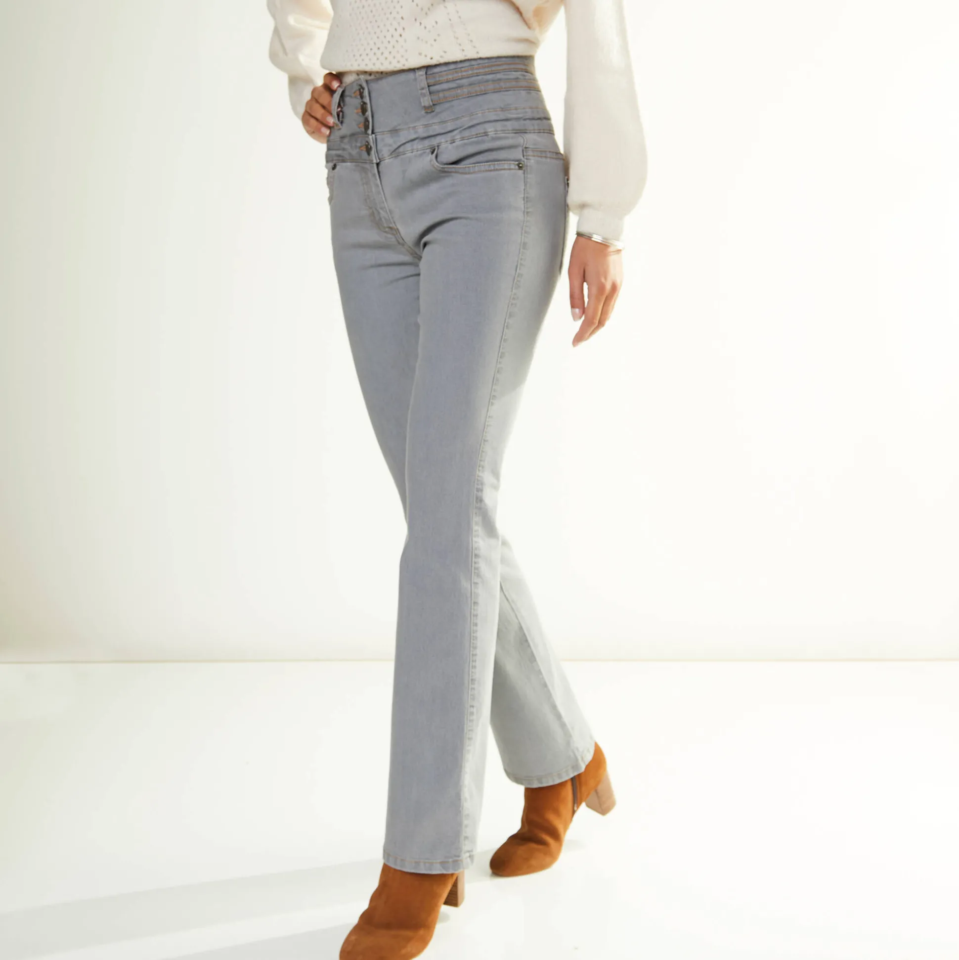 Jeans in bootcutmodel met hoge taille - binnenpijplengte 75 cm