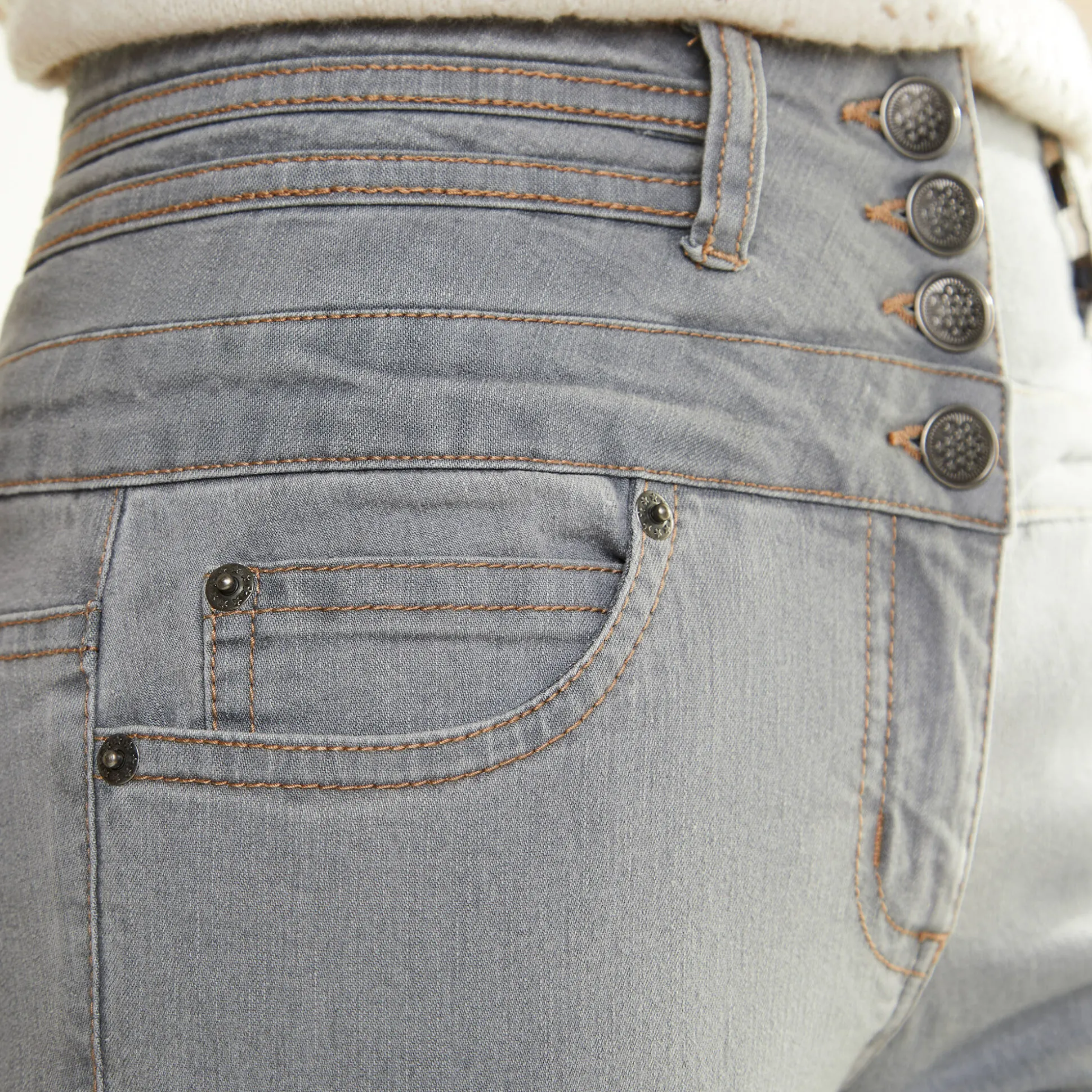 Jeans in bootcutmodel met hoge taille - binnenpijplengte 75 cm
