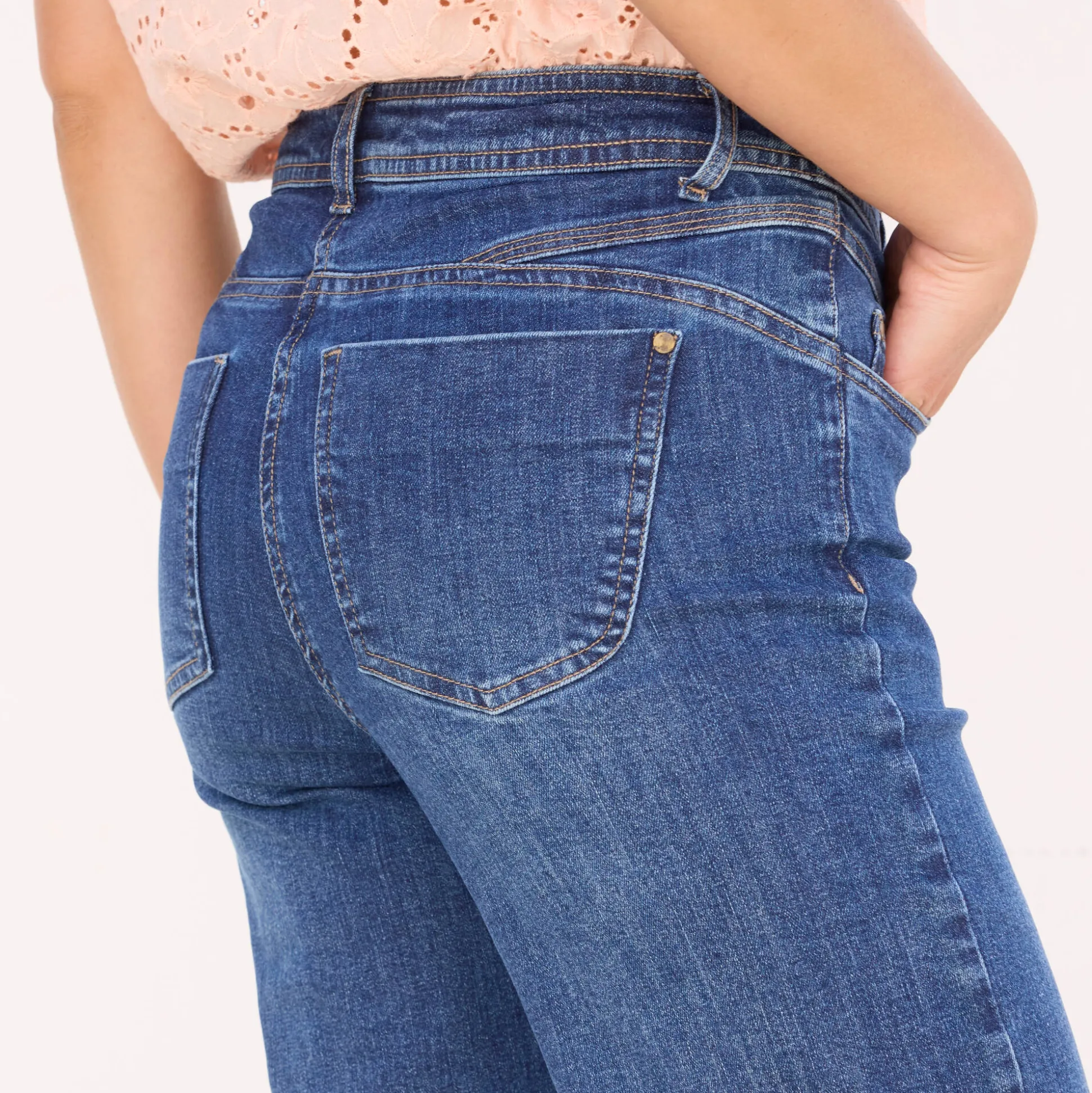 Jeans met ruim model, 5 zakken