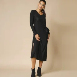 Jurk in glanzend tricot met lange mouwen, geknoopt detail