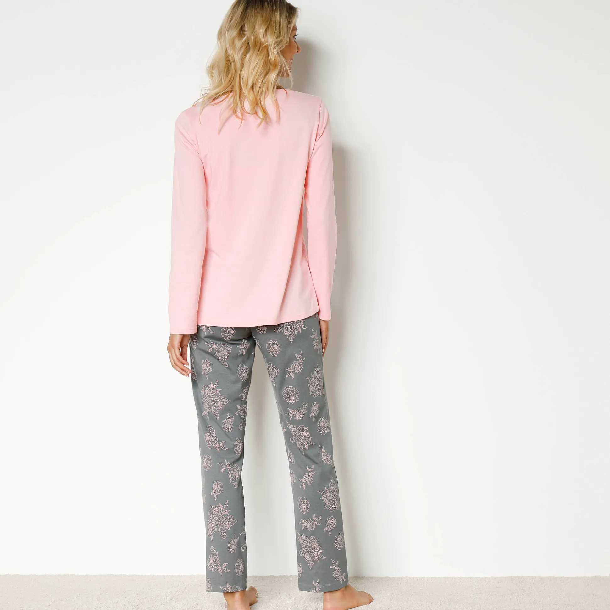Katoenen pyjama met lange mouwen en rozenprint