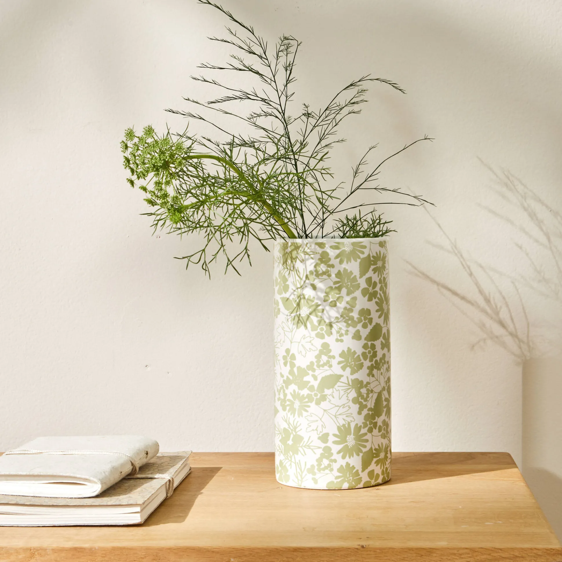 Keramische vaas met bloemenprint - hoogte 19,5 cm