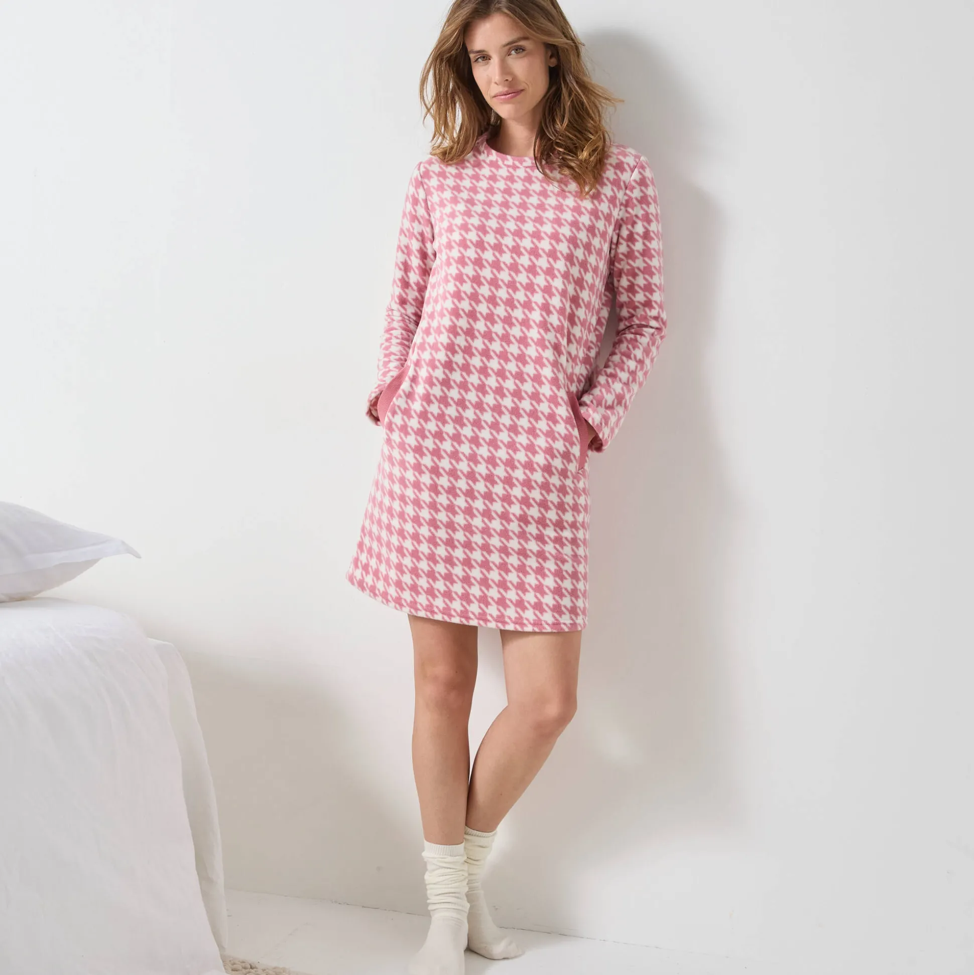 Kort nachthemd in fleece met pied-de-coq print