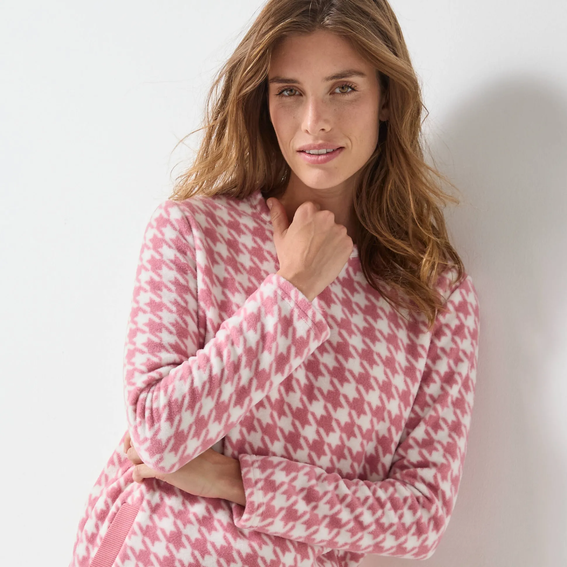 Kort nachthemd in fleece met pied-de-coq print