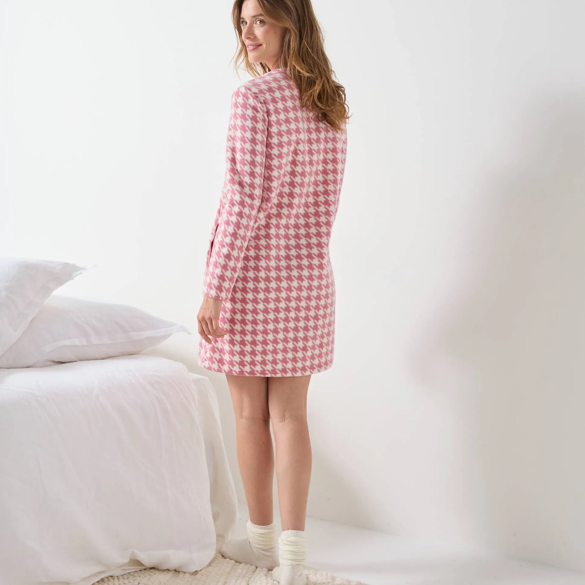 Kort nachthemd in fleece met pied-de-coq print
