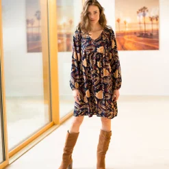 Korte jurk met V-hals, 'boho' print