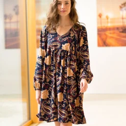 Korte jurk met V-hals, 'boho' print