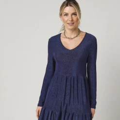 Korte, uitlopende jurk in glanzend tricot, lange mouwen