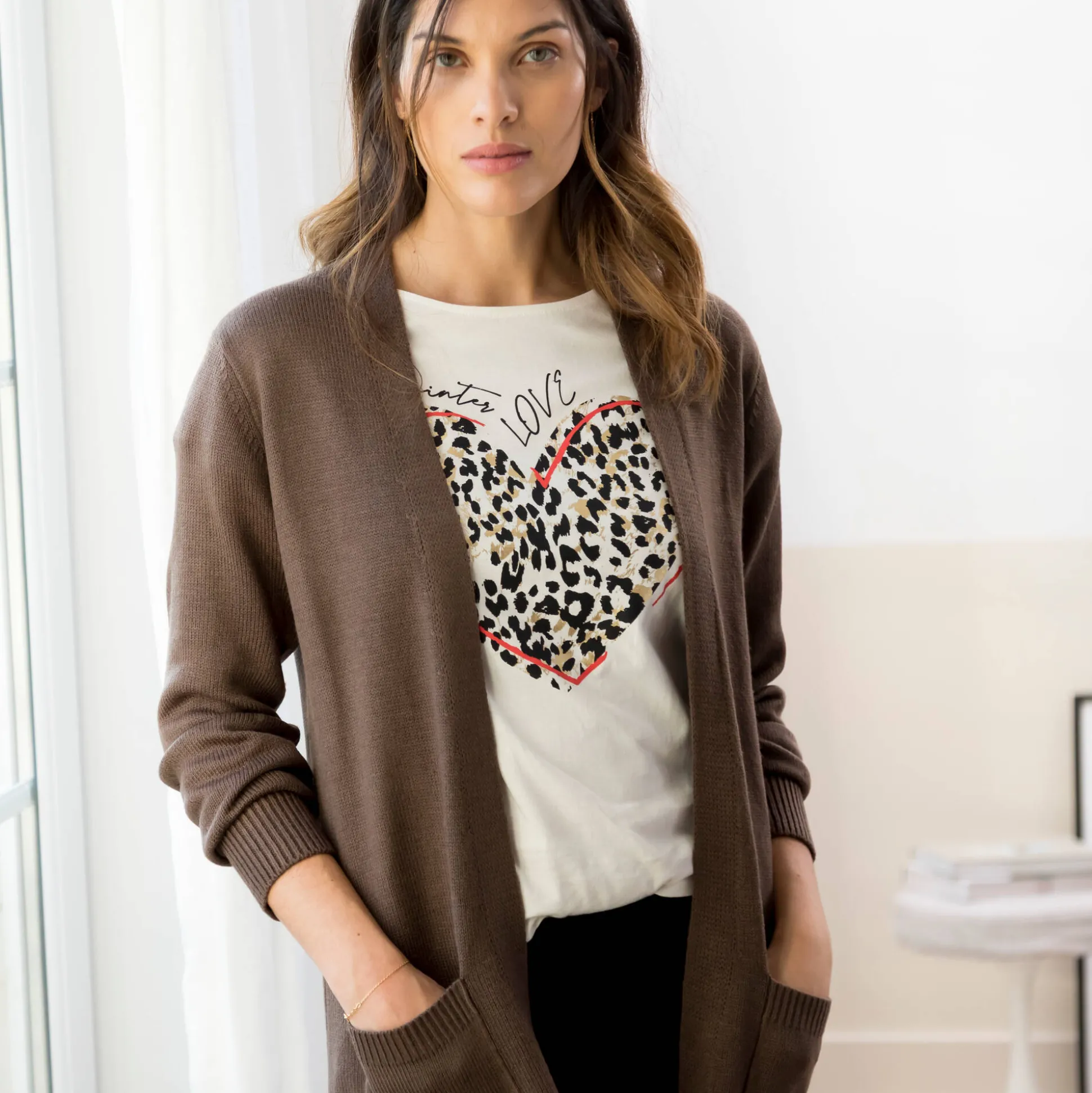 Lang vest om open te dragen, V-hals