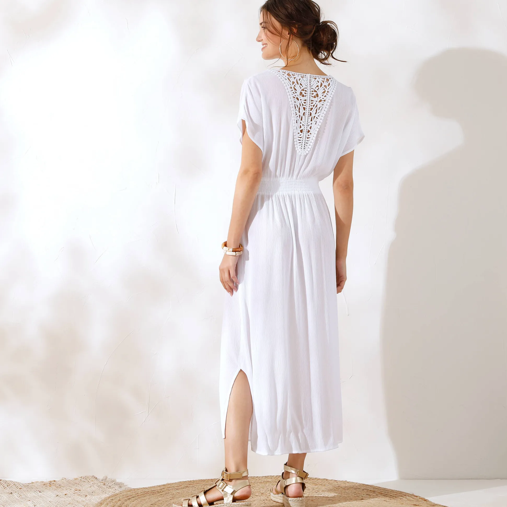Lange jurk in crepon, detail in macramé