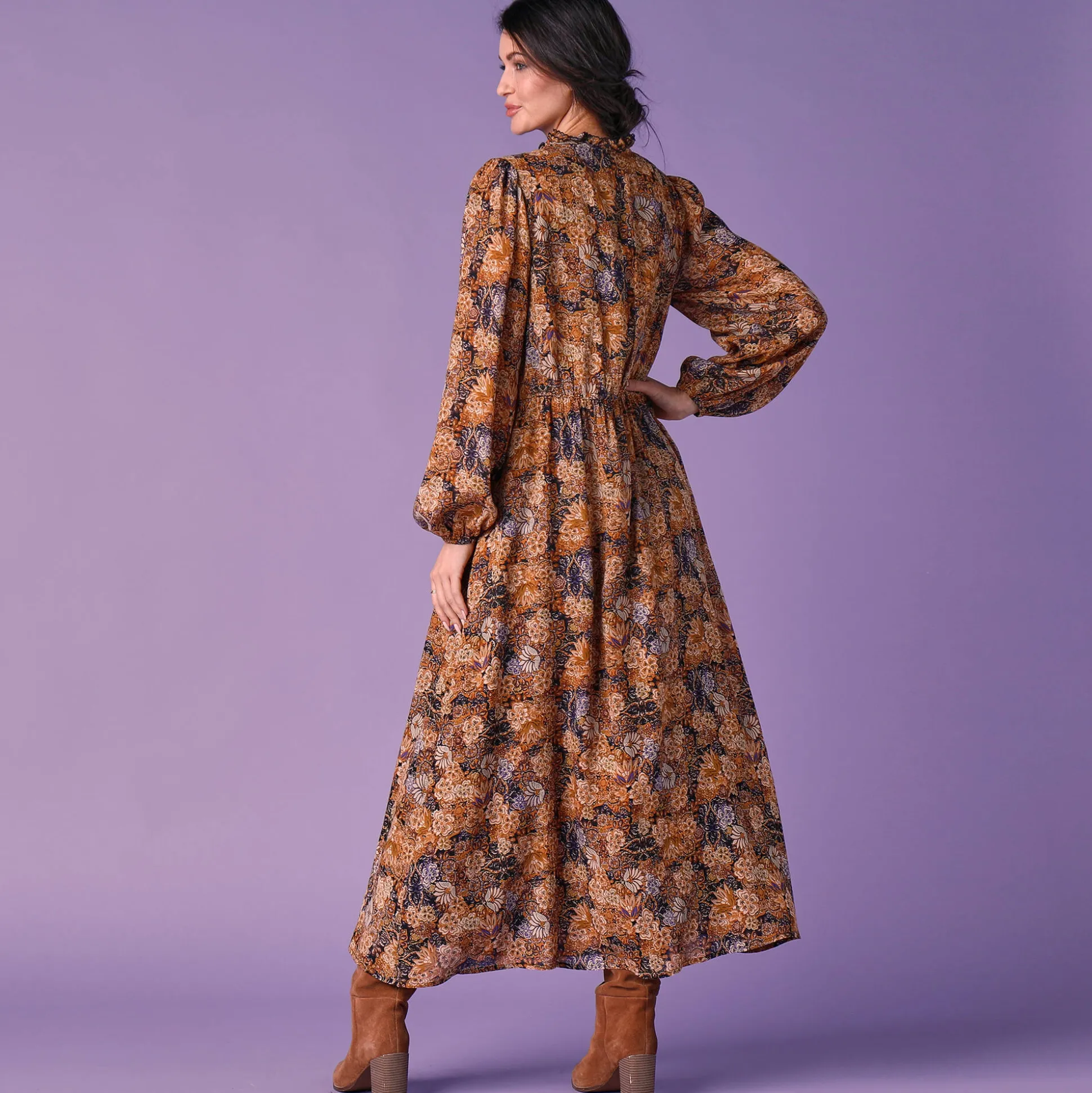 Lange jurk met bloemenprint en afwerkingen in macramé