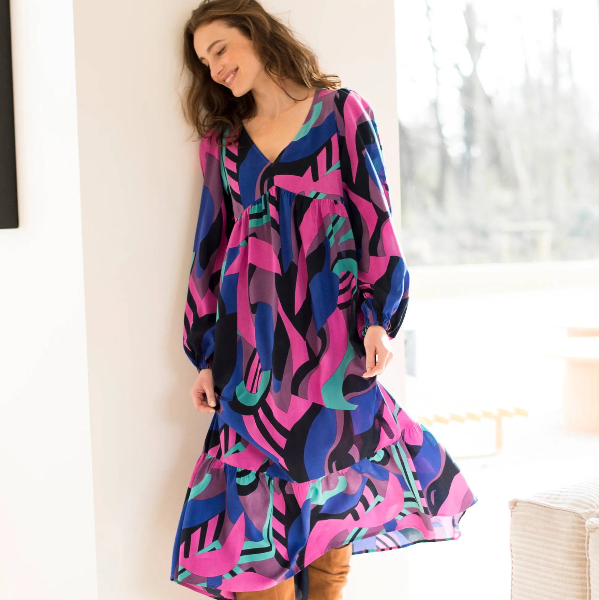 Lange, soepele en bedrukte jurk met V-hals, viscose
