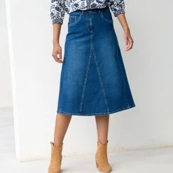 Lange, uitlopende rok in jeans