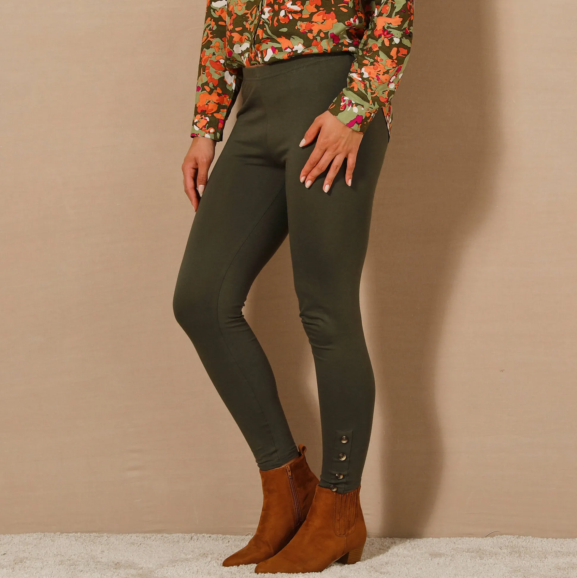 Legging met fantasieknopen