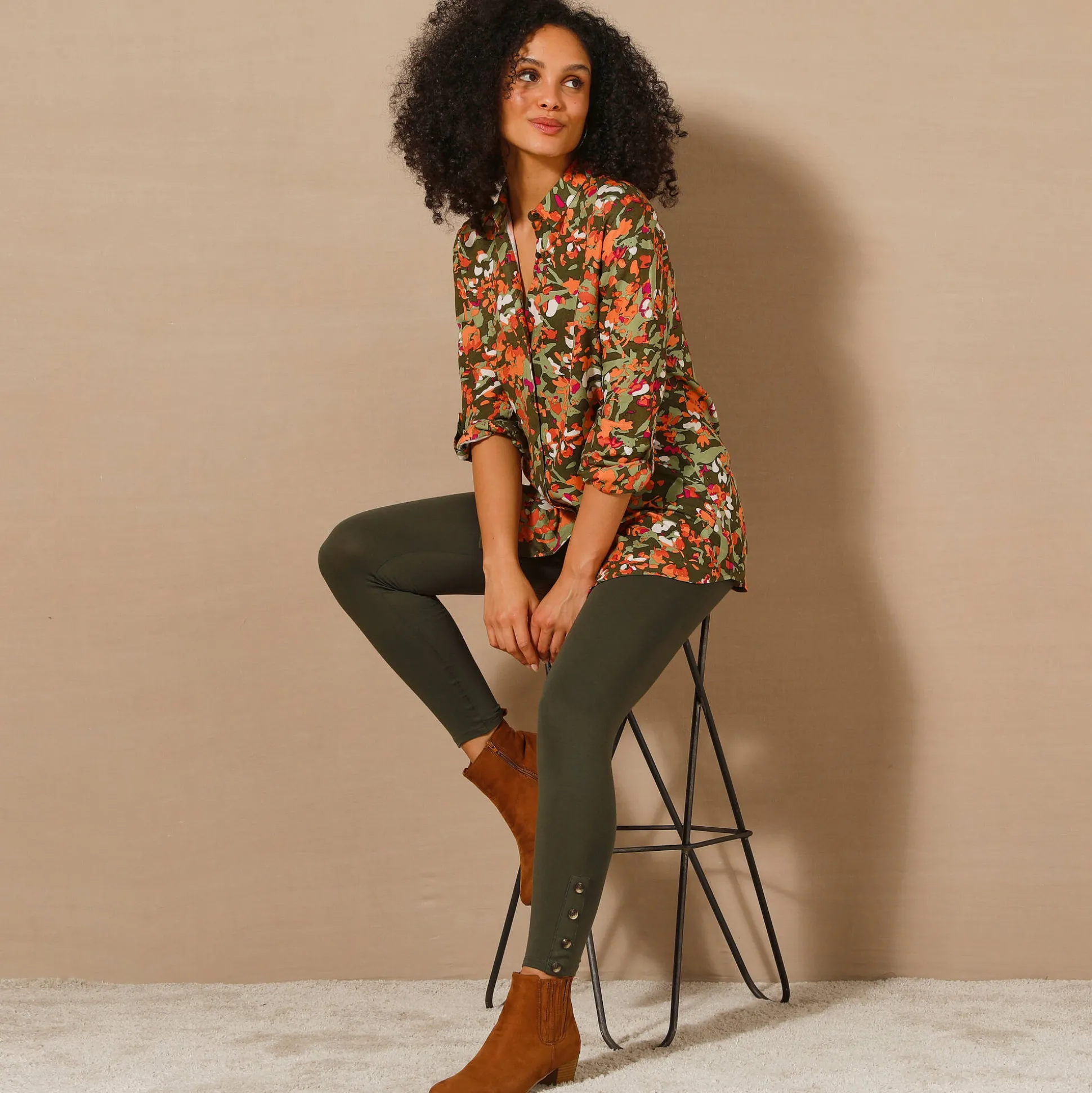 Legging met fantasieknopen