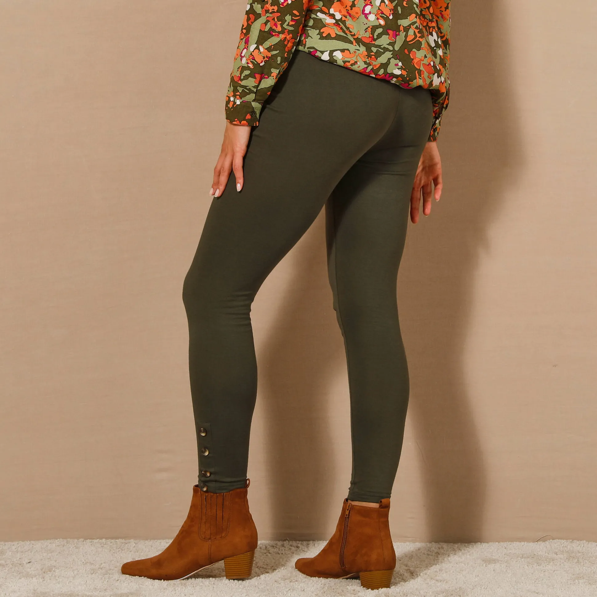Legging met fantasieknopen