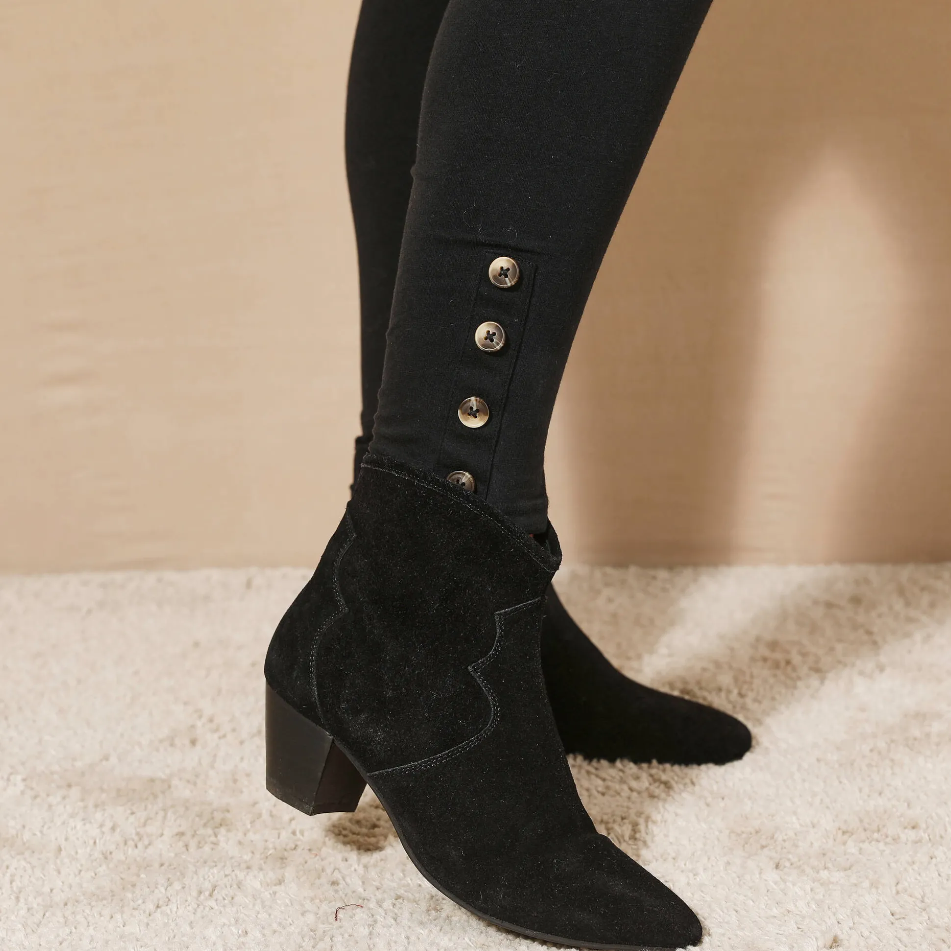 Legging met fantasieknopen