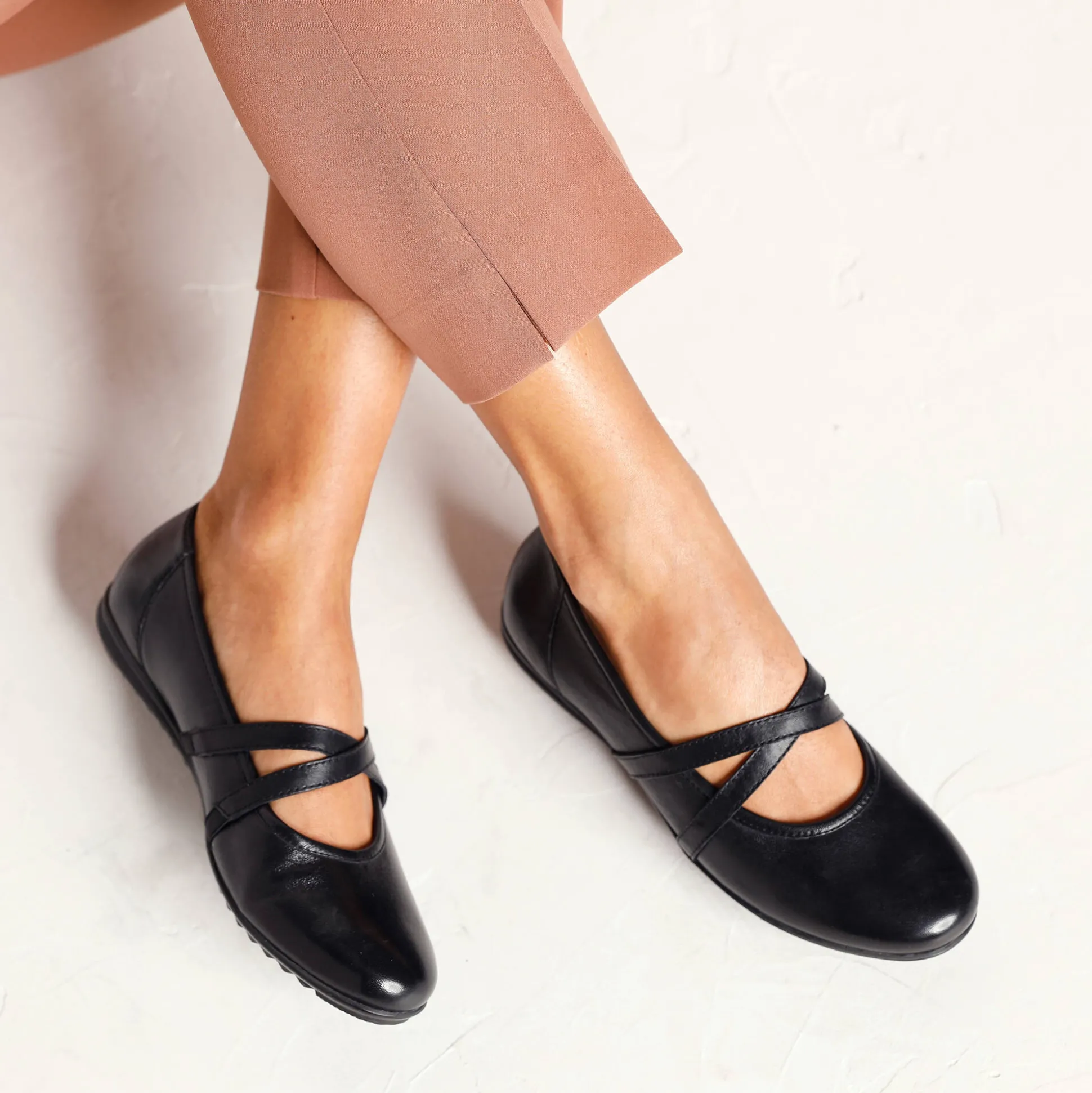 Leren ballerina's met riempjes