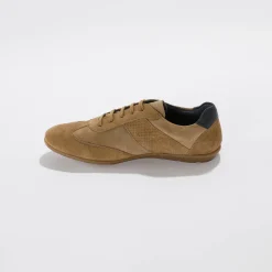Leren Derbies met vetersluiting en geperforeerde details