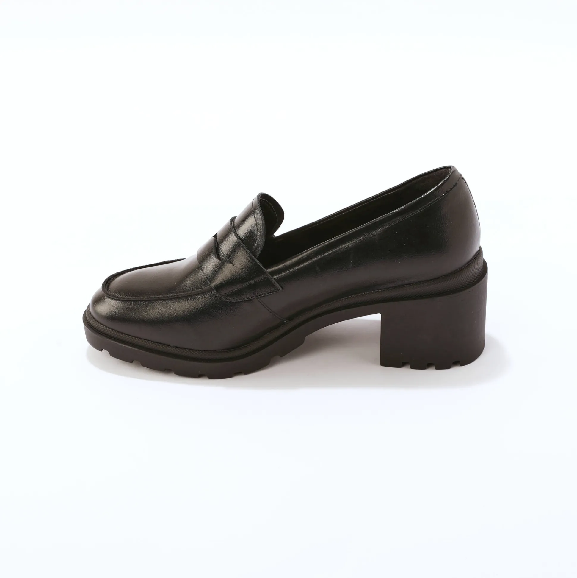 Leren mocassins met hak, gekartelde zool