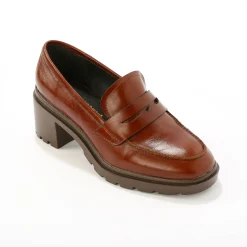 Leren mocassins met hak, gekartelde zool